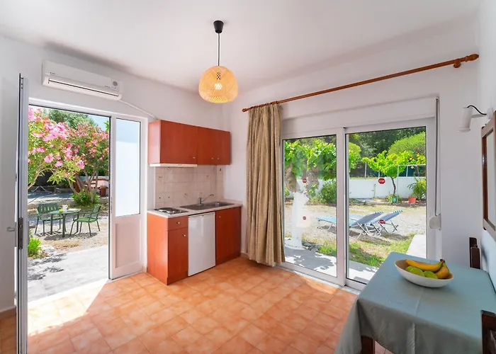 Tselios Apartments & Studios