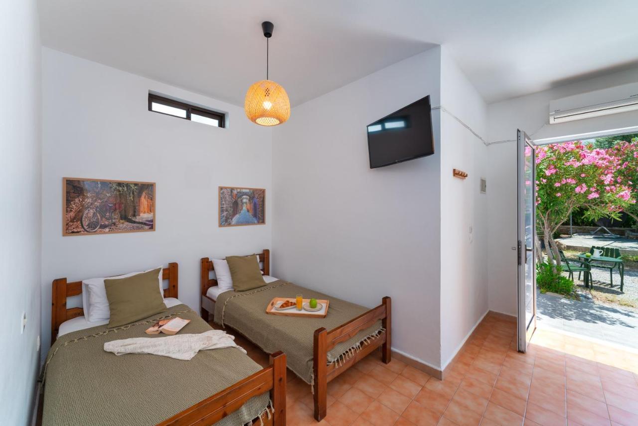 Tselios & Apartment *