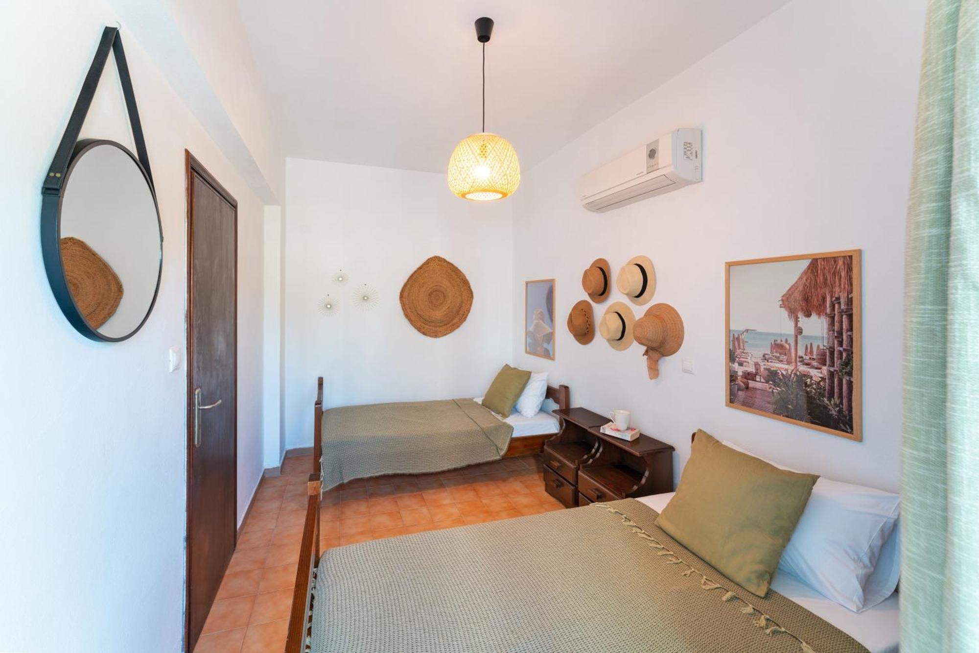 Apartment Tselios &